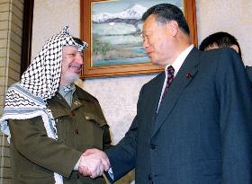 Arafat meets with Mori